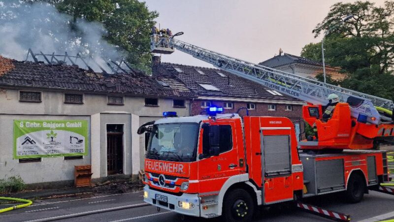 Dachstuhlbrand an der Walder Straße in Hilden: Gutachterin geht von Brandstiftung aus