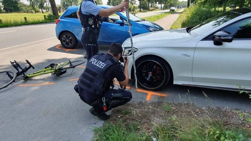 51-Jähriger verletzt: Unfall auf der B9 in Goch – Auto stößt Mann vom Rennrad