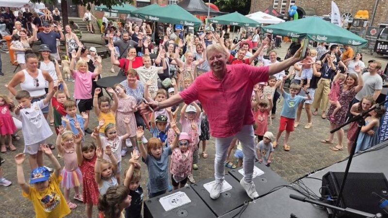 100 Jahre Bauverein: Ein Kinderstar zum Jubiläum in Grevenbroich