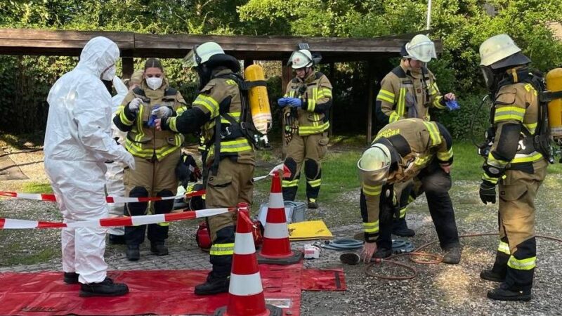 Feuer in Voerde: Zimmerbrand – Feuerwehr rettet Hund aus der Wohnung