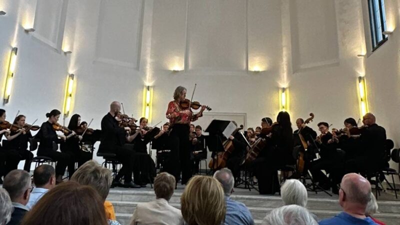Saisonfinale der Kammerakademie in Neuss: Viel Applaus für „Mehr als Beethoven“ im Zeughaus
