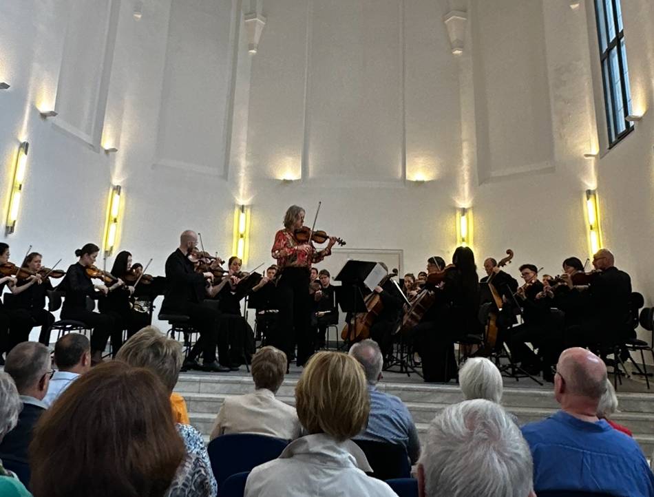 Saisonfinale der Kammerakademie in Neuss: Viel Applaus für „Mehr als Beethoven“ im Zeughaus