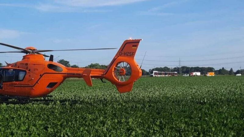 Zwischen Hamminkeln und Wesel: Unglück am Bahnübergang – Hubschrauber bringt 13-jährigen Radfahrer in Spezialklinik