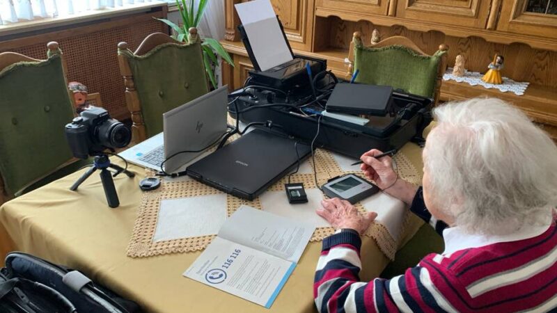 „Bürgerkoffer“ in Kaarst: Das Rathaus für zu Hause