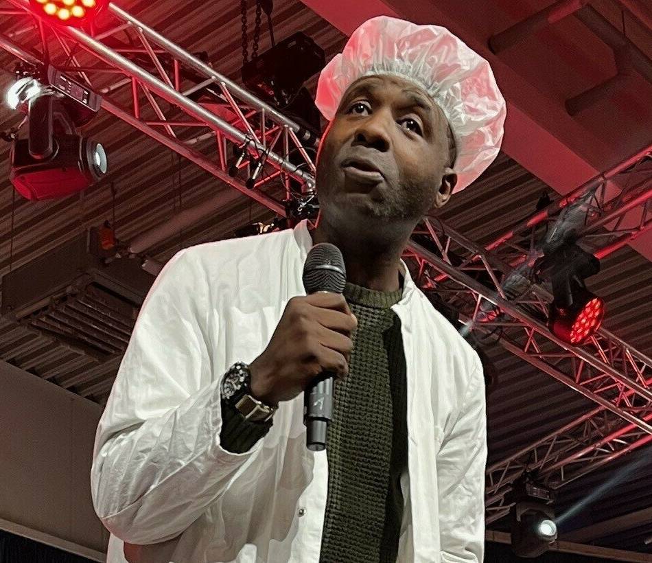 Auftritt in Weeze: Comedian Dave Davis mit neuem Programm im Bürgerhaus