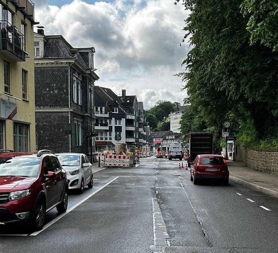 Umbau des Hückeswagener Bahnhofsplatzes: Bahnhofstraße wird vier Wochen zur Einbachstraße