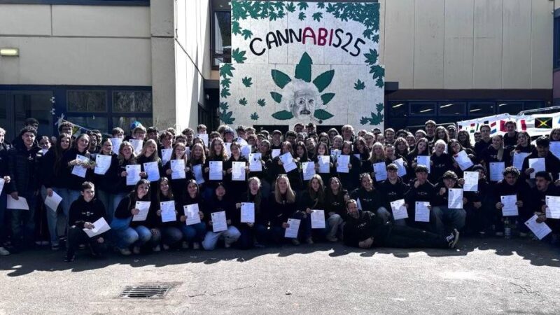 Abibälle der Kaarster Schulen: AEG feiert in Benrath, GBG und Gesamtschule „zu Hause“