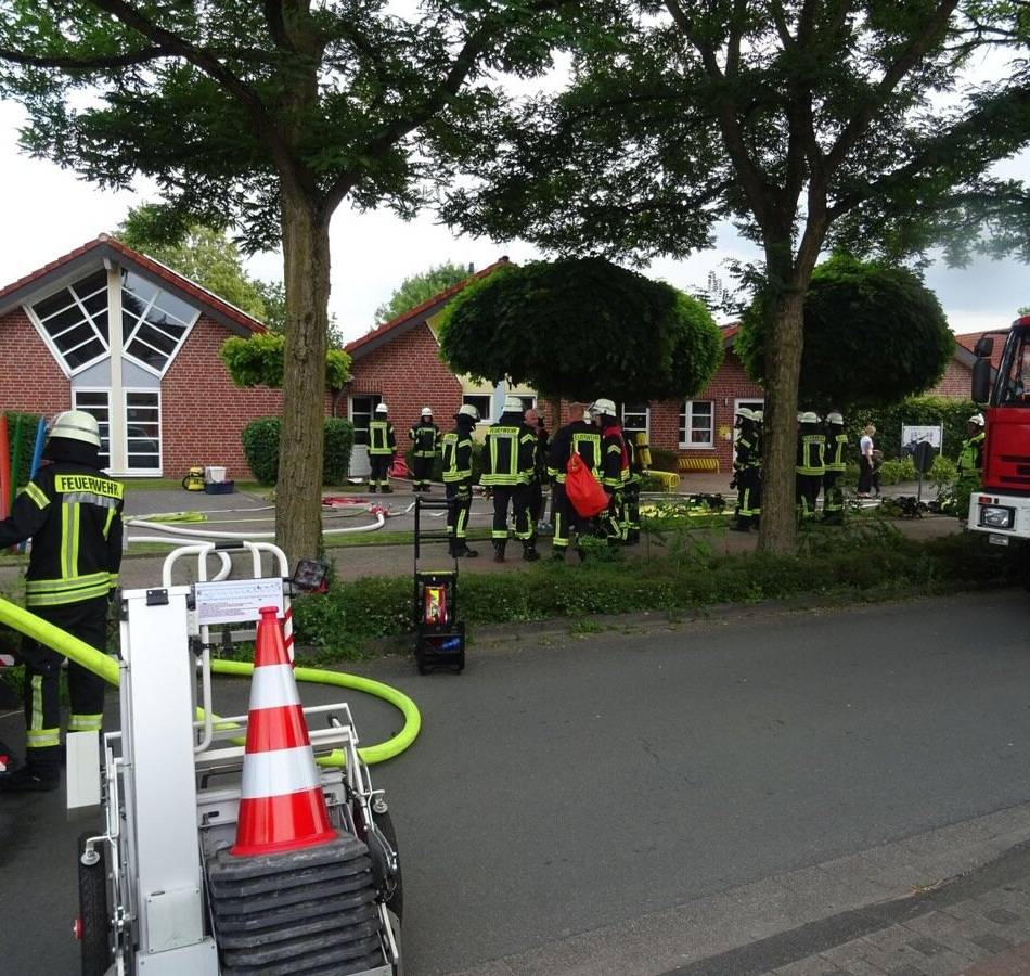 Großeinsatz der Feuerwehr: In Sonsbecker DRK-Kita bricht Feuer aus