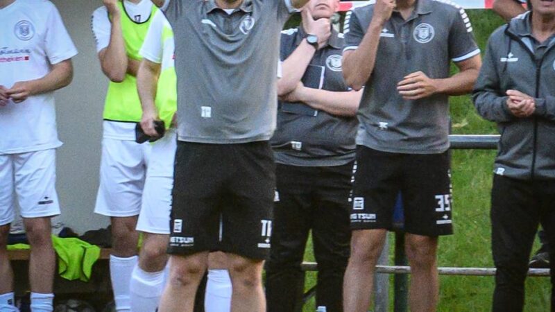 2:1-Heimsieg gegen den VfB Uerdingen: So emotional war das letzte Spiel als Trainer von Alemannia Pfalzdorf für Thomas Erkens