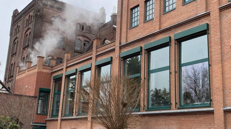 „Bier-Warnstreik“ für ganz NRW: Brauerei-Beschäftigte protestieren in Korschenbroich