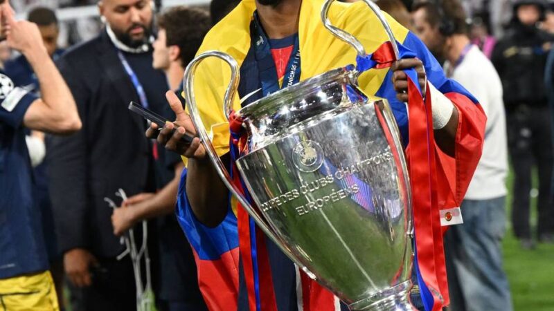 Pacho, De Bruyne, Müller und Co.: Diese späteren Topstars wären beinahe bei Borussia gelandet