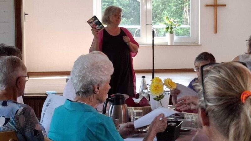Frauenfrühstück in Wermelskirchen: Gemeinsames Essen und Buchvorstellungen mit Gabriele van Wahden