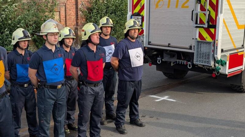 Leistungsnachweis im Bergpark: Feuerwehr zeigt sich fit und einsatzbereit