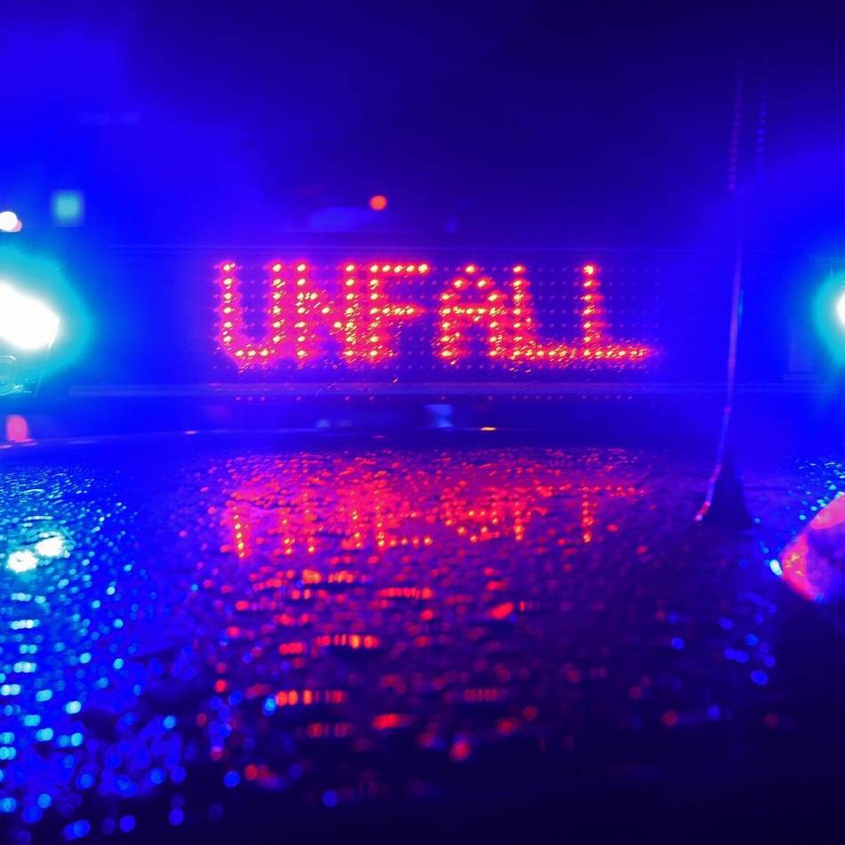 Unfall in Moers: Motorradfahrer verletzt – Polizei sucht Zeugen nach Unfallflucht