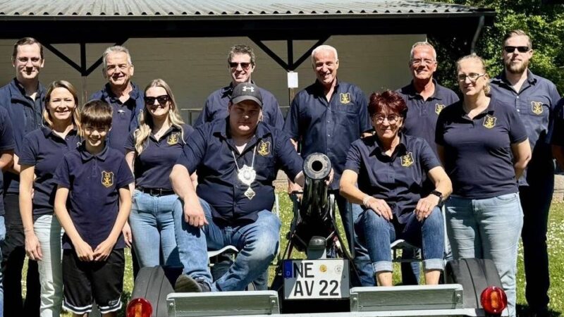 Besonderes Pfingsten in Meerbusch: Böllerschüsse eröffnen das Büdericher Schützenfest