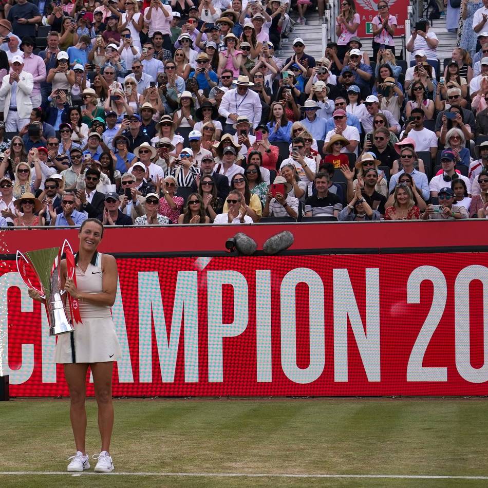 Überraschung vor Wimbledon:  „Queen of Queen’s“ – Maria holt sensationell Titel in London