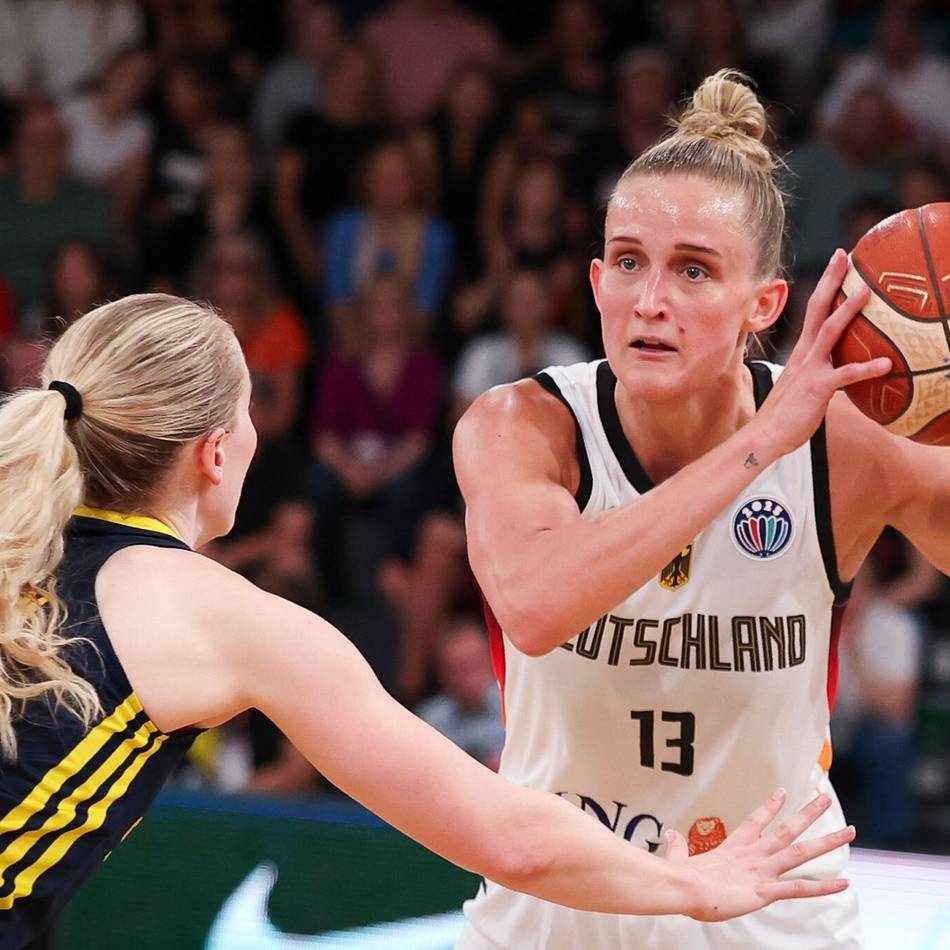 Geburtstagskind Nowitzki jubelt mit: EM-Traumstart für Basketballerinnen