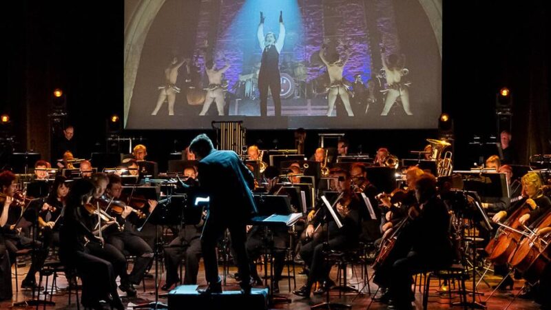 Konzert in Mönchengladbach: Der Orchesterklang großer Leinwand-Helden