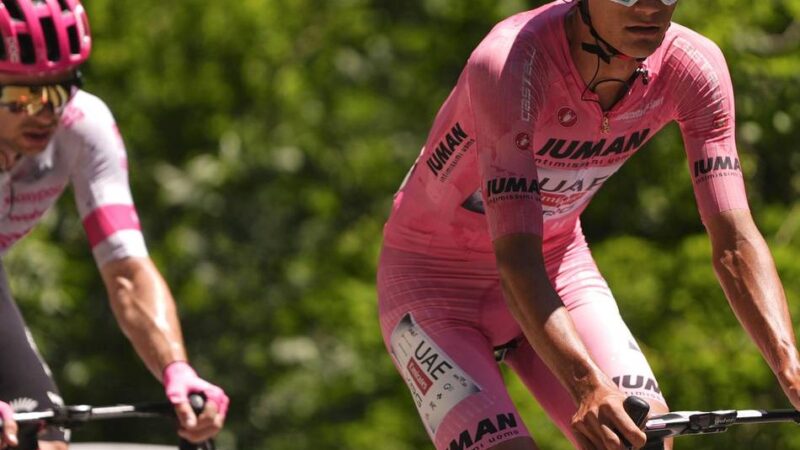 Radsport: Mexikaner del Toro verteidigt Giro-Führung bei Königsetappe