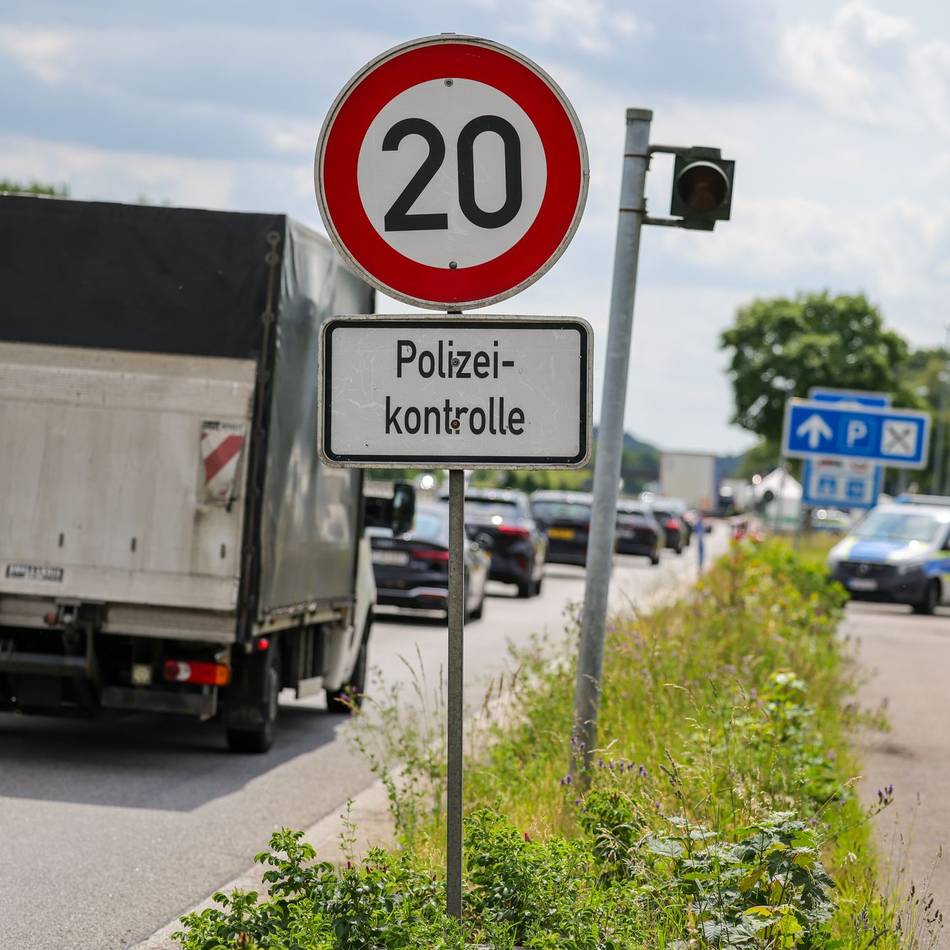 Ausweichverkehr: Niederlande sperren Straßen wegen deutscher Grenzkontrollen