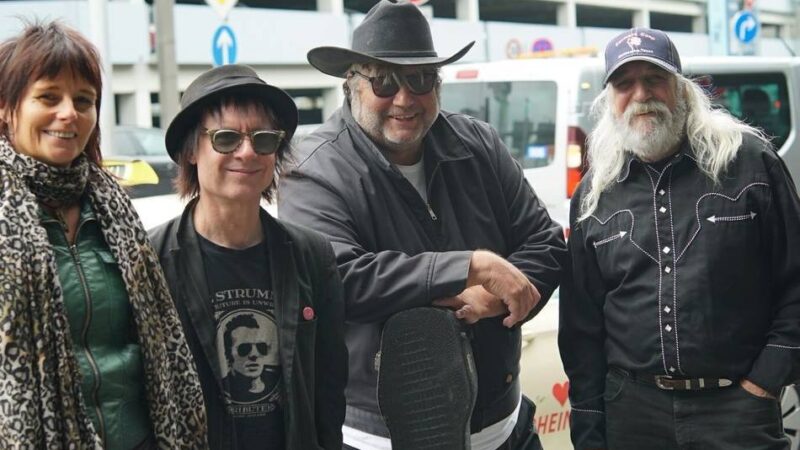 Dokumentarfilm „Flying Six-Packs“: Auf Honda-Oldtimern durch die USA – mit Unterstützung der Toten Hosen