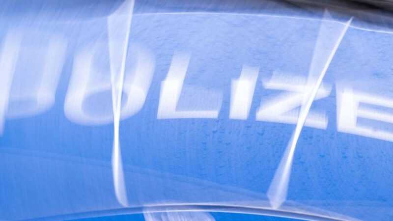 Vorfall am Wesel-Datteln-Kanal: Unbekannter entblößt sich vor Frau in Schermbeck