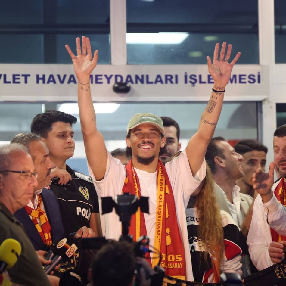 Bevorstehender Wechsel: Galatasaray-Fans empfangen Sané nachts in Istanbul