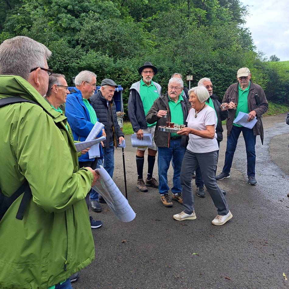 Tradition in Hückeswagen
: Auf Pfingsteier-Tour im Süden der Stadt