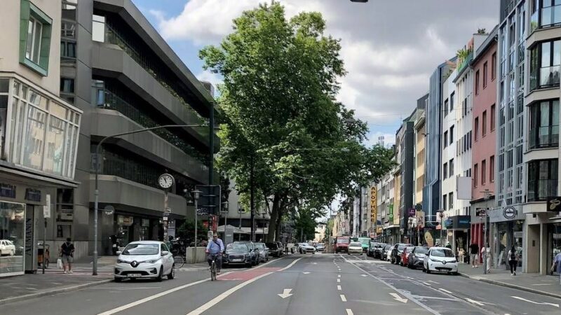 Klima in Düsseldorf: Hoher Versiegelungsgrad, viel Verkehr und Hitze – Maßnahmen zur Klimaanpassungen sollen für Friedrichstadt erarbeitet werden