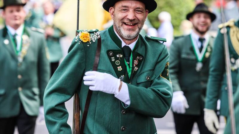 Schützenfest in Neuss-Erfttal: Ein Wochenende zwischen Party und Tradition