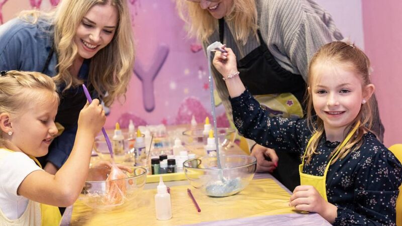 Für Kinder in Meerbusch: Schleim zum Geburtstag – in diesem Atelier werden besondere Partys gefeiert