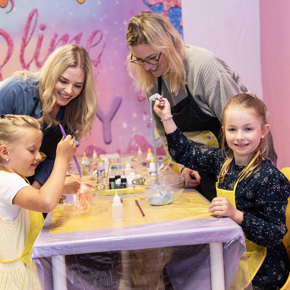Für Kinder in Meerbusch: Schleim zum Geburtstag – in diesem Atelier werden besondere Partys gefeiert