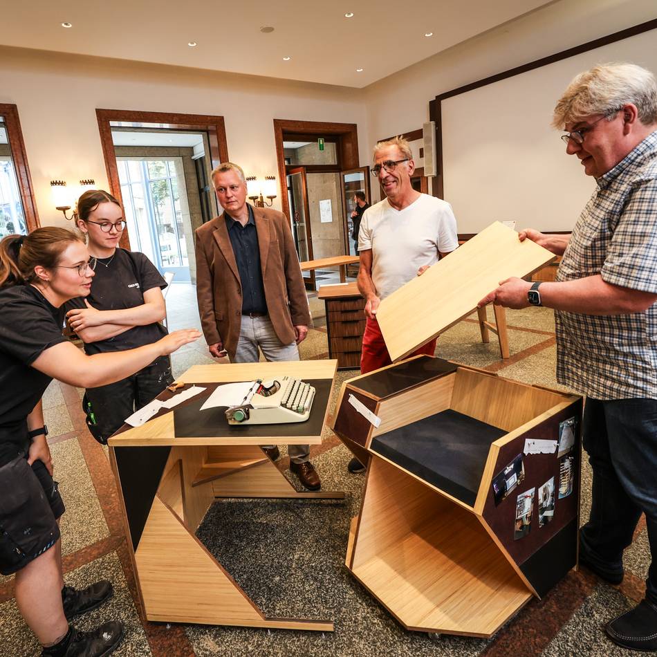 Ausstellung „Die gute Form“ im Neusser Rathaus: Tischler demonstrieren Kreativität ihres Handwerks