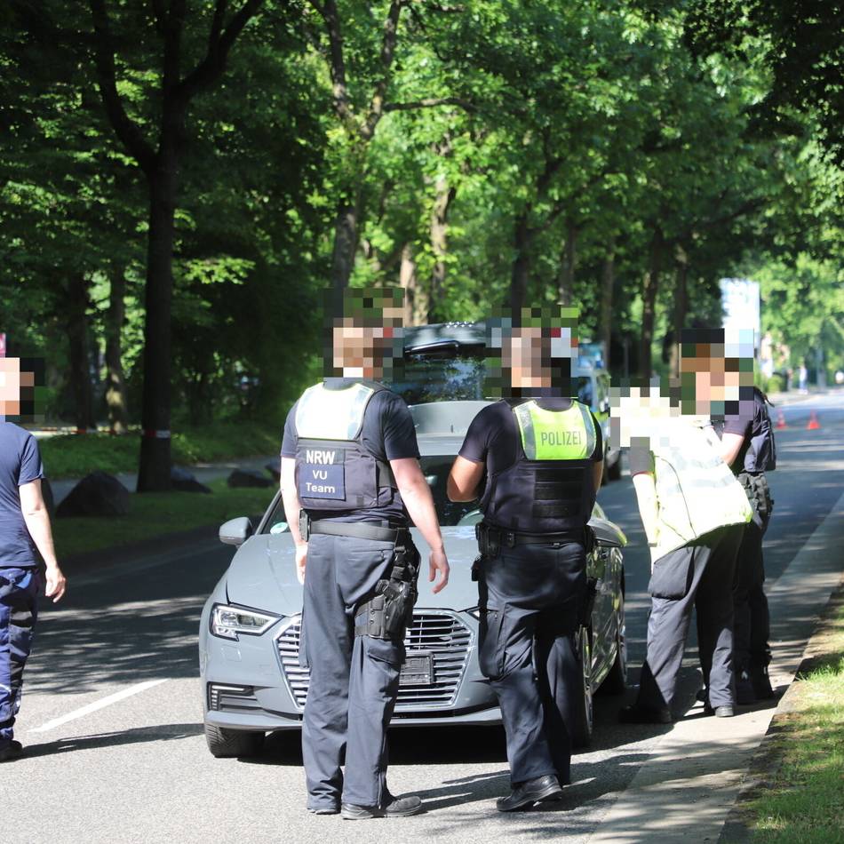 Kollision in Mönchengladbach: Radfahrer muss nach Unfall reanimiert werden – Rettungshubschrauber im Einsatz