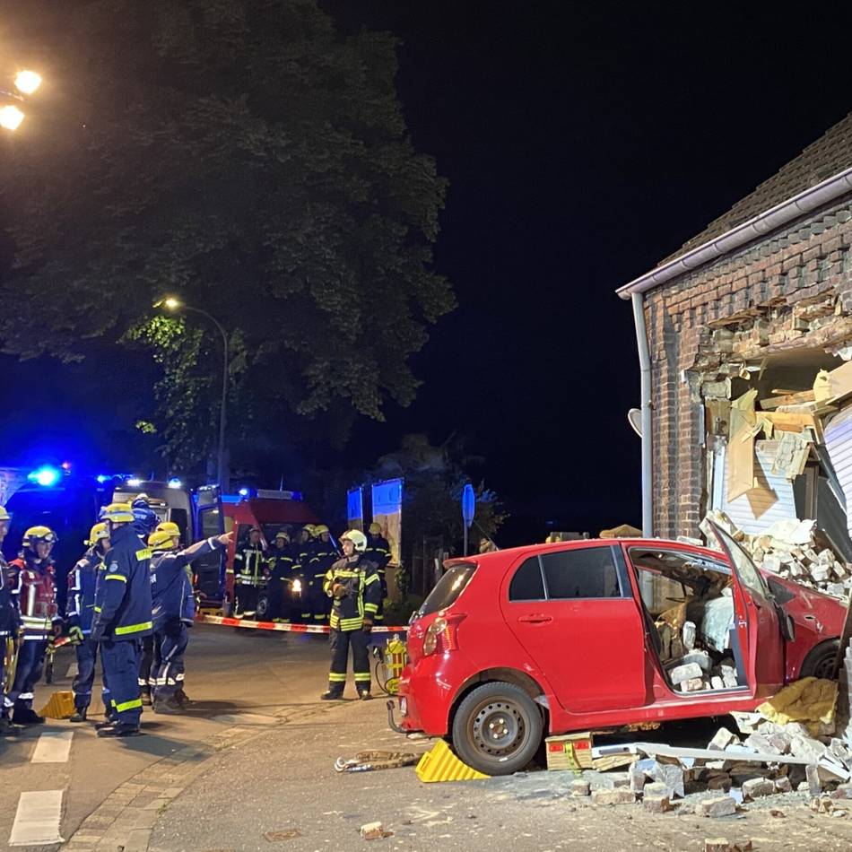 Auto durchbricht Hauswand in Geldern: „Hier wird immer zu schnell gefahren“