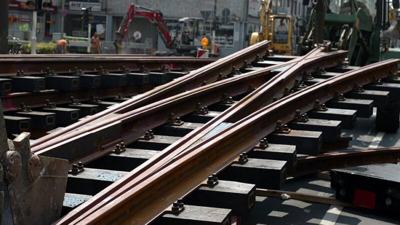 Gleissanierung in Krefeld: Busse statt Straßenbahnen bis Ende des Jahres