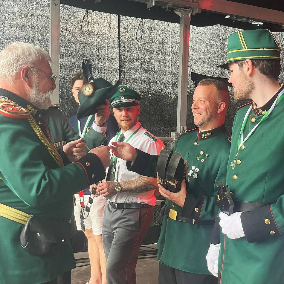 Schützenjubiläum in Meerbusch: Zwei Könige für Osterath
