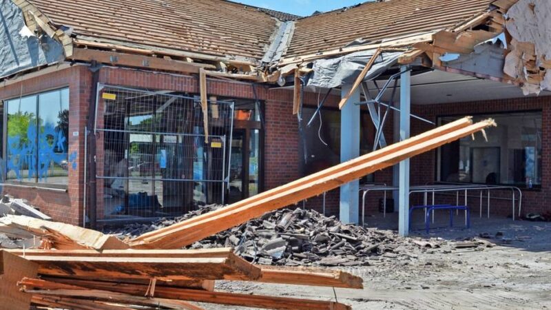 Bauarbeiten: Abriss der Aldi-Filiale in Neviges hat verzögert begonnen