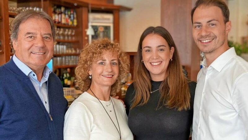 Griechisches Restaurant am Großen Markt in Wesel: Hellas feiert 40-jähriges Bestehen – „Hier haben schon Kim Wilde und Spliff gespeist“