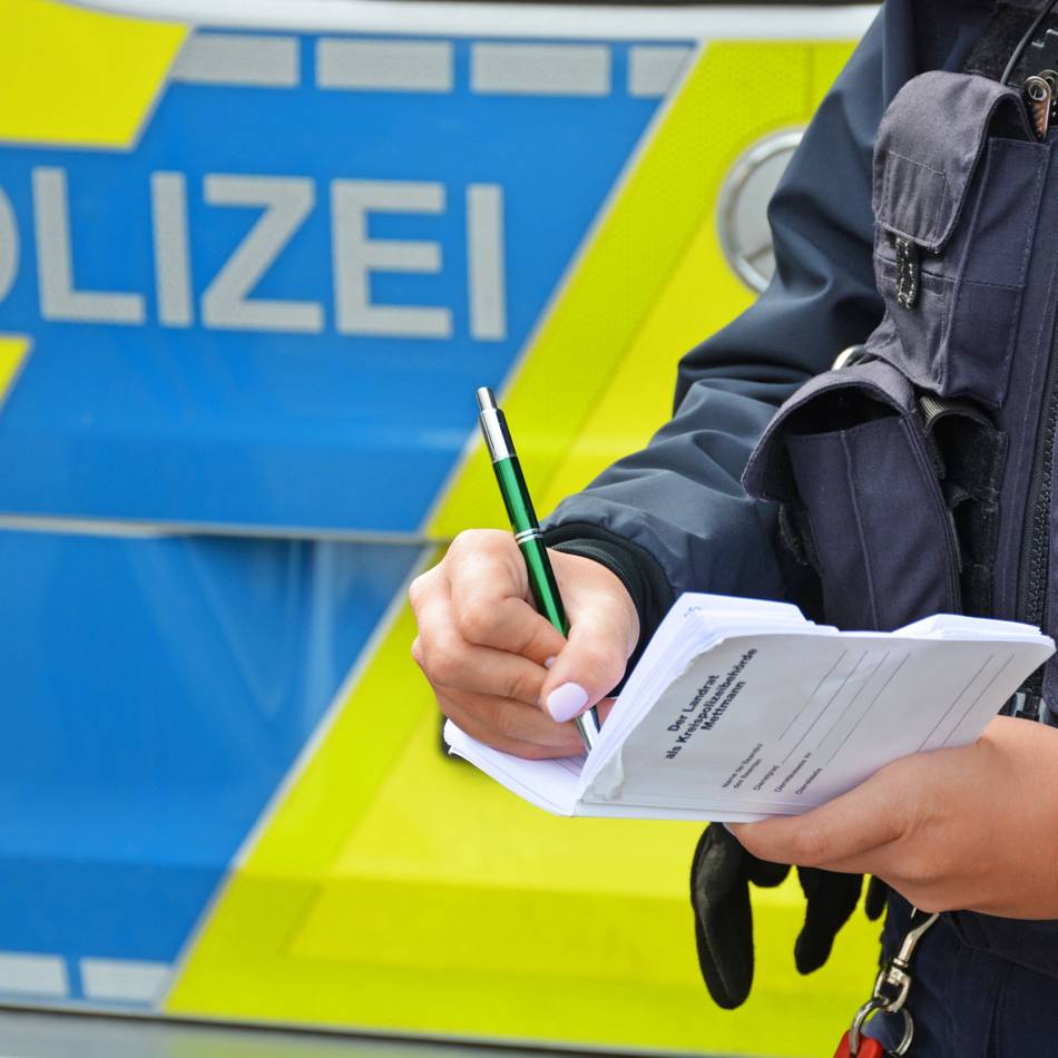 Einbruchsserie: Autoaufbrecher stehlen Werkzeuge aus Firmenfahrzeugen in Velbert