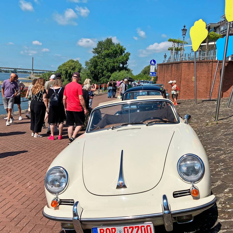 Oldtimertreffen in Rees: Oldtimertreffen lockt viele Gäste nach Rees