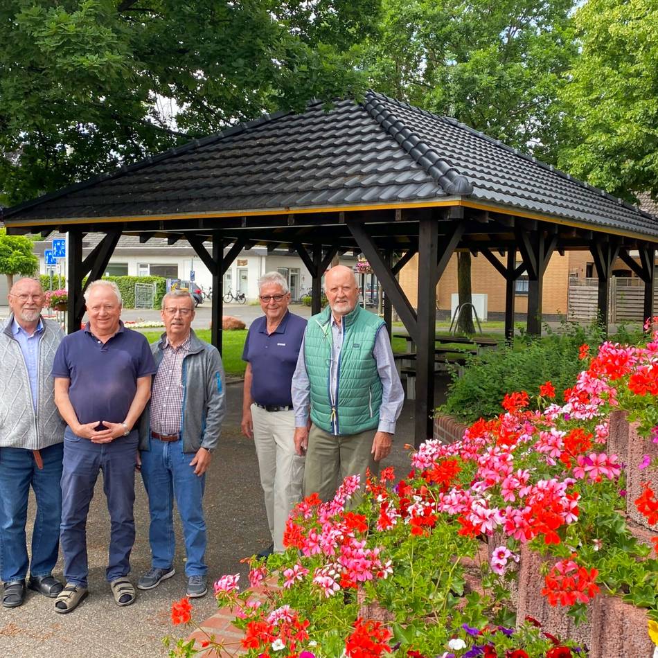 Frühschoppen, Ausstellung und Feuerwehr-Party: Veert feiert Kirmes und neuen Pavillon