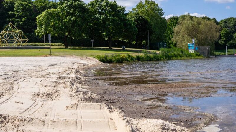 Schlechte Nachrichten für Badegäste: Schlamm in der Badebucht – Einsinkgefahr am Aasee in Bocholt
