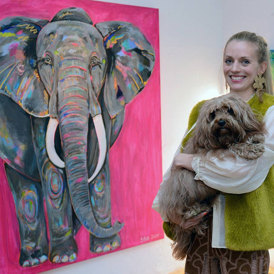 Kunstpremiere in Rommerskirchen: Farben, Tiere, Afrika — Simone Platt malt ihr Universum