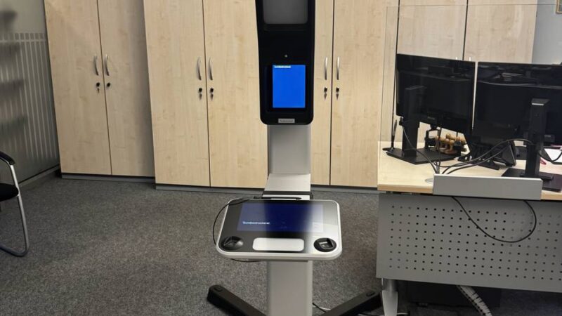 Übergangsregel bis 31. Juli: Neues Fototerminal im Rathaus steht bereit