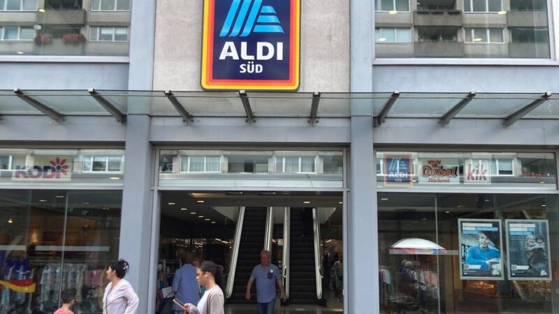 Einkaufen in Düsseldorf-Garath: Kommt ein Supermarkt ins Garather Aldi-Einkaufszentrum?