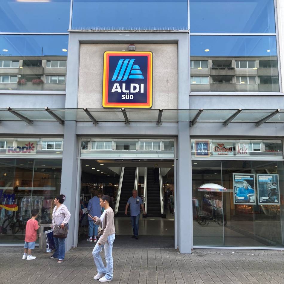 Einkaufen in Düsseldorf-Garath: Kommt ein Supermarkt ins Garather Aldi-Einkaufszentrum?