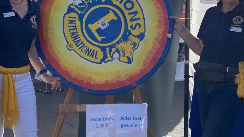 Auf dem Stadtfest in Langenfeld: Lady Lions sammeln mit dem Glücksrad knapp 2000 Euro