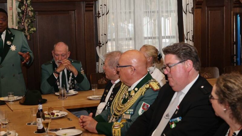 Unges Pengste 2025 in Korschenbroich: „Orden der Freundschaft und der Freude“ für Schützenbruder aus Kamerun