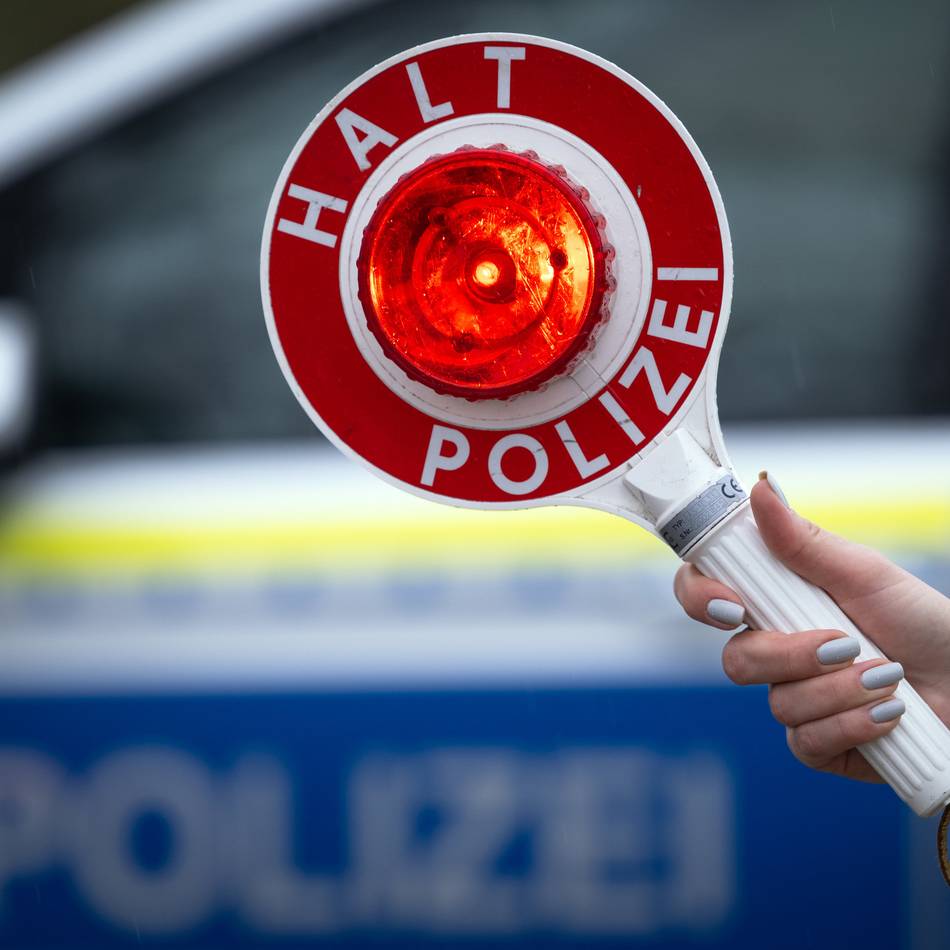 Verkehrskontrollen bei Rommerskirchen: Polizei stoppt an einem tag 600 Temposünder auf der B 59